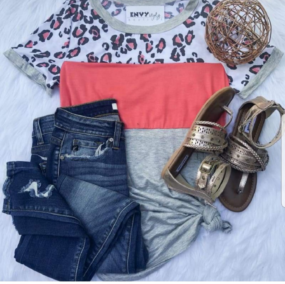 Hot pink & gray leopard color block tunic